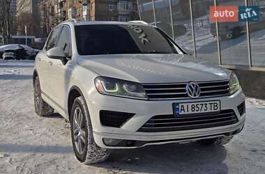 Внедорожник / Кроссовер Volkswagen Touareg 2015 в Киеве