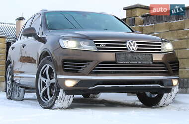 Внедорожник / Кроссовер Volkswagen Touareg 2015 в Ровно