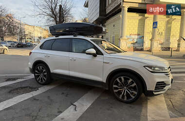 Позашляховик / Кросовер Volkswagen Touareg 2020 в Одесі