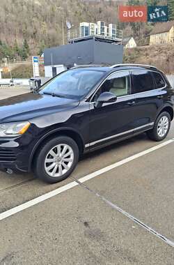 Внедорожник / Кроссовер Volkswagen Touareg 2012 в Днепре