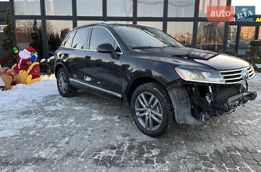 Внедорожник / Кроссовер Volkswagen Touareg 2015 в Львове