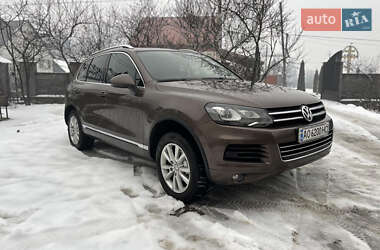 Позашляховик / Кросовер Volkswagen Touareg 2013 в Тячеві