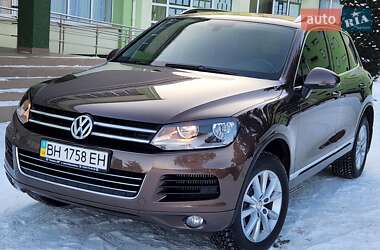 Внедорожник / Кроссовер Volkswagen Touareg 2012 в Виннице