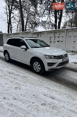 Внедорожник / Кроссовер Volkswagen Touareg 2017 в Киеве