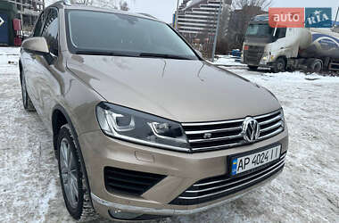 Позашляховик / Кросовер Volkswagen Touareg 2015 в Дніпрі