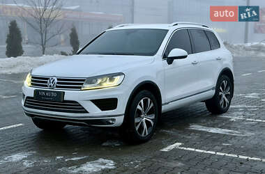 Внедорожник / Кроссовер Volkswagen Touareg 2016 в Тернополе