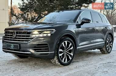 Позашляховик / Кросовер Volkswagen Touareg 2020 в Дніпрі