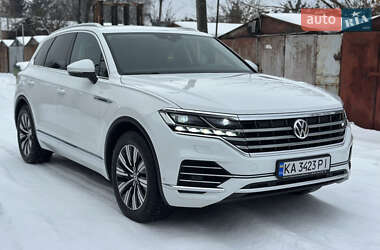Внедорожник / Кроссовер Volkswagen Touareg 2018 в Киеве