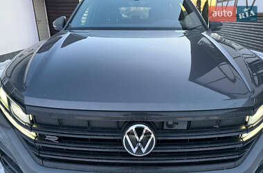 Внедорожник / Кроссовер Volkswagen Touareg 2021 в Киеве
