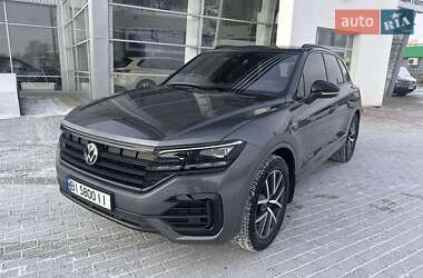 Позашляховик / Кросовер Volkswagen Touareg 2022 в Полтаві