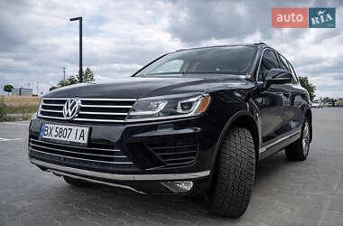 Позашляховик / Кросовер Volkswagen Touareg 2014 в Черкасах