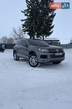 Позашляховик / Кросовер Volkswagen Touareg 2011 в Хмельницькому