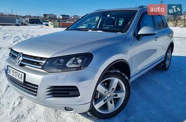 Позашляховик / Кросовер Volkswagen Touareg 2012 в Рівному