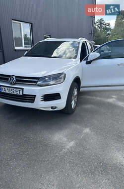 Внедорожник / Кроссовер Volkswagen Touareg 2012 в Киеве