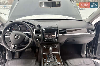 Внедорожник / Кроссовер Volkswagen Touareg 2012 в Киеве