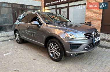 Позашляховик / Кросовер Volkswagen Touareg 2015 в Олександрії