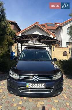 Внедорожник / Кроссовер Volkswagen Touareg 2013 в Одессе