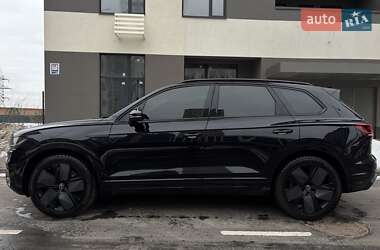 Внедорожник / Кроссовер Volkswagen Touareg 2020 в Киеве