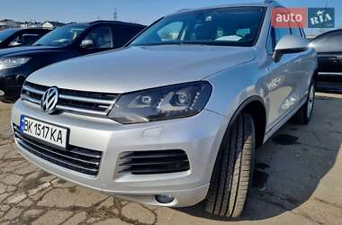Позашляховик / Кросовер Volkswagen Touareg 2012 в Рівному
