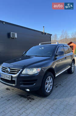 Позашляховик / Кросовер Volkswagen Touareg 2007 в Тячеві