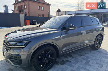 Внедорожник / Кроссовер Volkswagen Touareg 2021 в Киеве