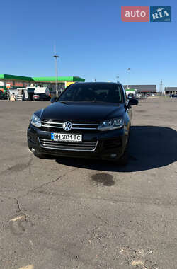 Позашляховик / Кросовер Volkswagen Touareg 2011 в Києві