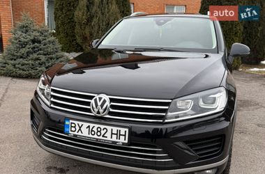 Внедорожник / Кроссовер Volkswagen Touareg 2014 в Знаменке