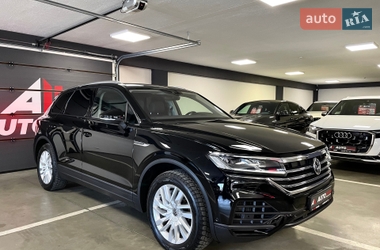 Внедорожник / Кроссовер Volkswagen Touareg 2020 в Львове