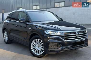 Внедорожник / Кроссовер Volkswagen Touareg 2021 в Киеве