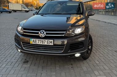 Внедорожник / Кроссовер Volkswagen Touareg 2011 в Днепре