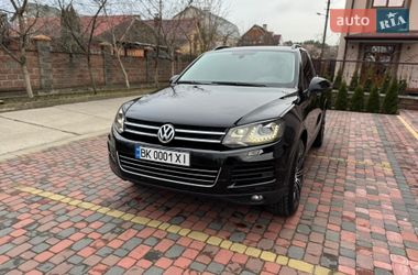 Позашляховик / Кросовер Volkswagen Touareg 2012 в Вараші