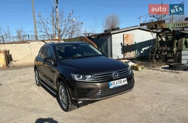 Позашляховик / Кросовер Volkswagen Touareg 2015 в Києві