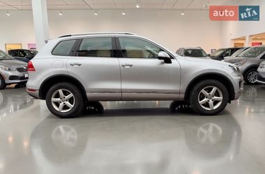 Позашляховик / Кросовер Volkswagen Touareg 2015 в Кам'янському