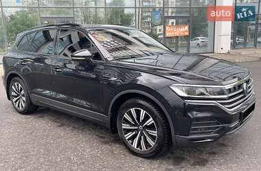 Внедорожник / Кроссовер Volkswagen Touareg 2021 в Киеве