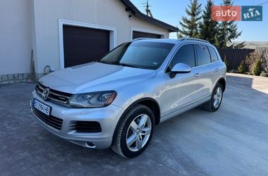 Позашляховик / Кросовер Volkswagen Touareg 2011 в Тернополі