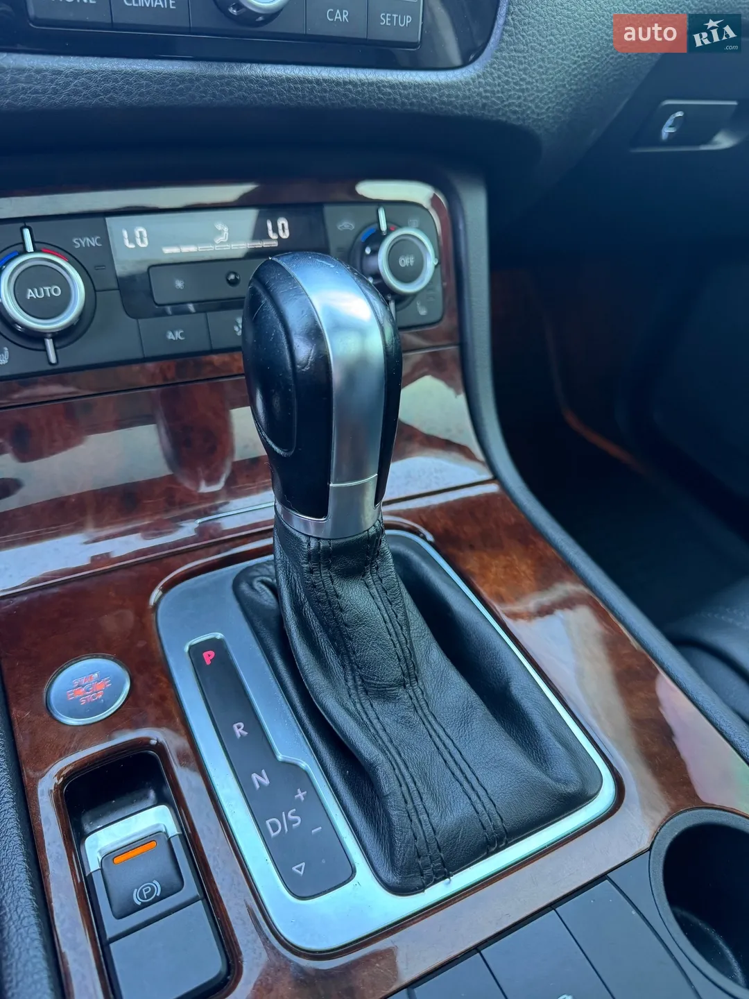2013 Volkswagen Touareg - мініатюра 16