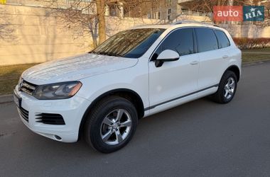 Позашляховик / Кросовер Volkswagen Touareg 2013 в Києві