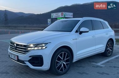 Позашляховик / Кросовер Volkswagen Touareg 2019 в Хусті