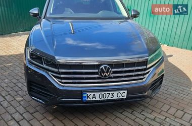 Внедорожник / Кроссовер Volkswagen Touareg 2021 в Киеве