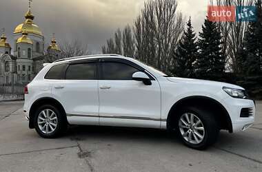 Внедорожник / Кроссовер Volkswagen Touareg 2013 в Днепре