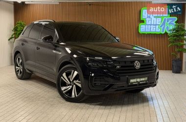 Внедорожник / Кроссовер Volkswagen Touareg 2020 в Киеве