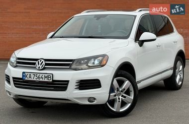 Внедорожник / Кроссовер Volkswagen Touareg 2012 в Киеве