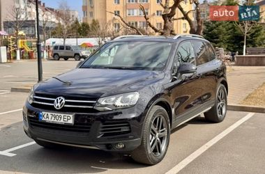 Позашляховик / Кросовер Volkswagen Touareg 2012 в Києві