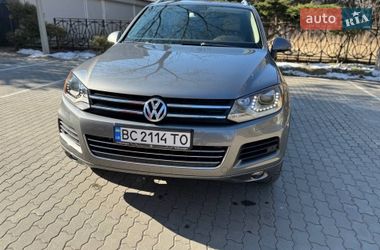 Внедорожник / Кроссовер Volkswagen Touareg 2012 в Львове