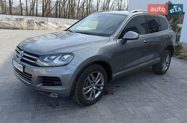 Внедорожник / Кроссовер Volkswagen Touareg 2014 в Луцке