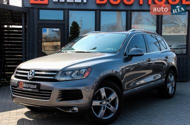 Позашляховик / Кросовер Volkswagen Touareg 2012 в Одесі