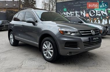 Позашляховик / Кросовер Volkswagen Touareg 2014 в Львові