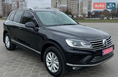 Позашляховик / Кросовер Volkswagen Touareg 2015 в Корсунь-Шевченківському