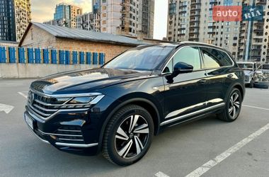 Внедорожник / Кроссовер Volkswagen Touareg 2021 в Киеве