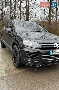 Позашляховик / Кросовер Volkswagen Touareg 2013 в Хирові